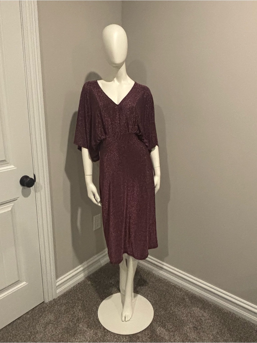 Women’s V-Neck Shimmer Midi Dress in Wine